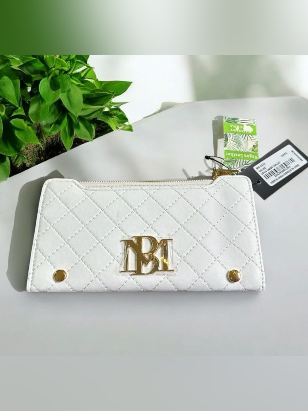 NWT Badgley Mischka Quilted Wallet-White